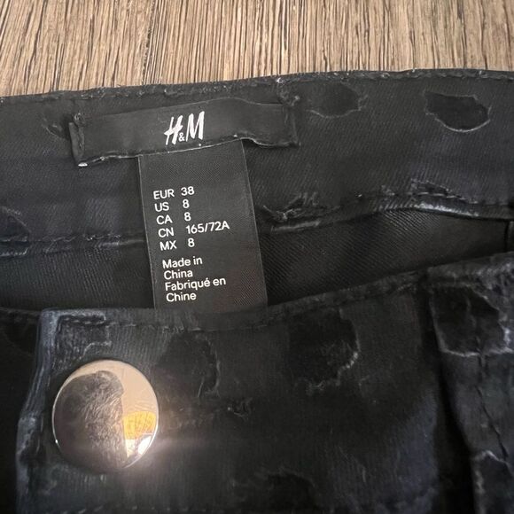 H&M Skinny Black Jean - Picture 2 of 3